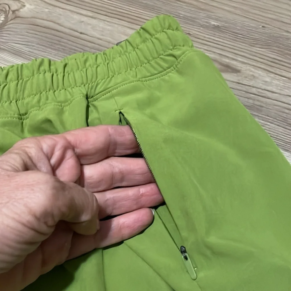 Calia Run Collection midrise Infinity Short 3” Relaxed Army green Size XL NWT - Picture 5 of 14